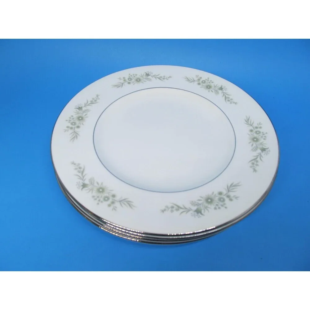 Wedgwood Bone China England Westbury Pattern Salad Plates 8
